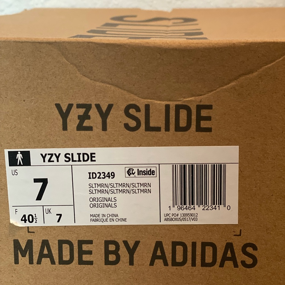 New authentic Yeezy Slides
